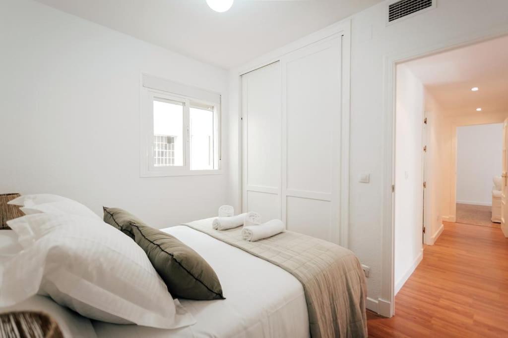 O&L Murillo Bright Apartment - Terrace & Parking Séville Extérieur photo
