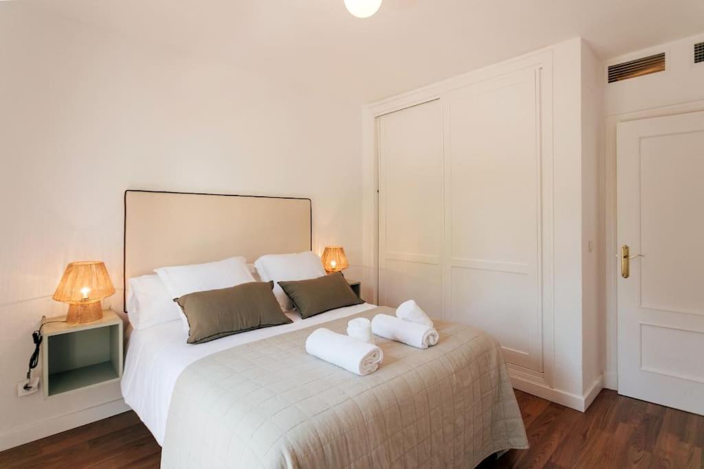 O&L Murillo Bright Apartment - Terrace & Parking Séville Extérieur photo